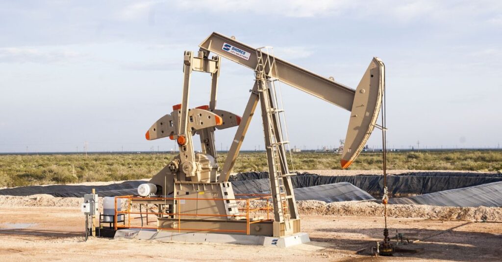 Oil Field Pump, PickPik, Turkana Oil Kenya
